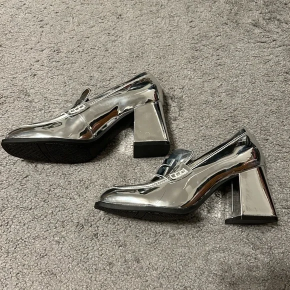 Zest Heeled Loafers Silver Mirror Metallic 7M - Picture 2 of 3